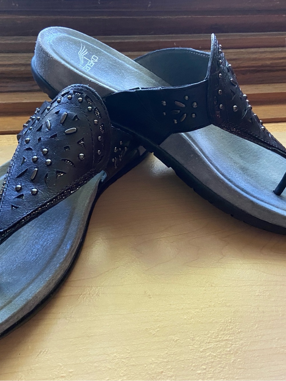 Dansko Women's 9 EU 39 Embellished Thong Sandals - Black Leather